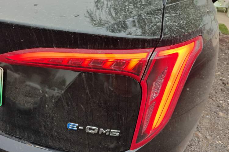 Used Hongqi E-QM5 2022 431 km Charge & Enjoy Edition