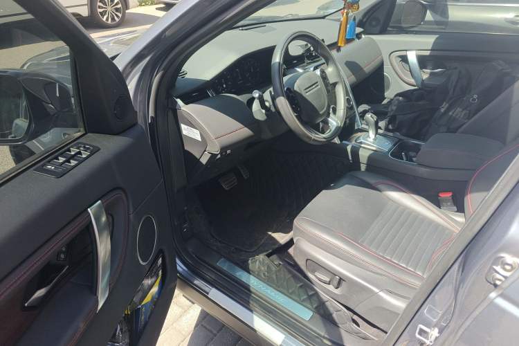 Used Land Rover Discovery Sport 2020 249 PS R-Dynamic Performance Tech Edition 5 Seats Driver Seat