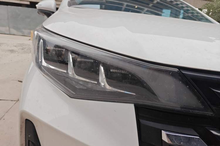 Used GAC Trumpchi M6 2021 PRO 270T Automatic Luxury Edition Right Front Headlight