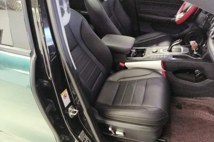 Used Wey VV5 2020 1.5T Two-Wheel Drive Smart Pioneer
