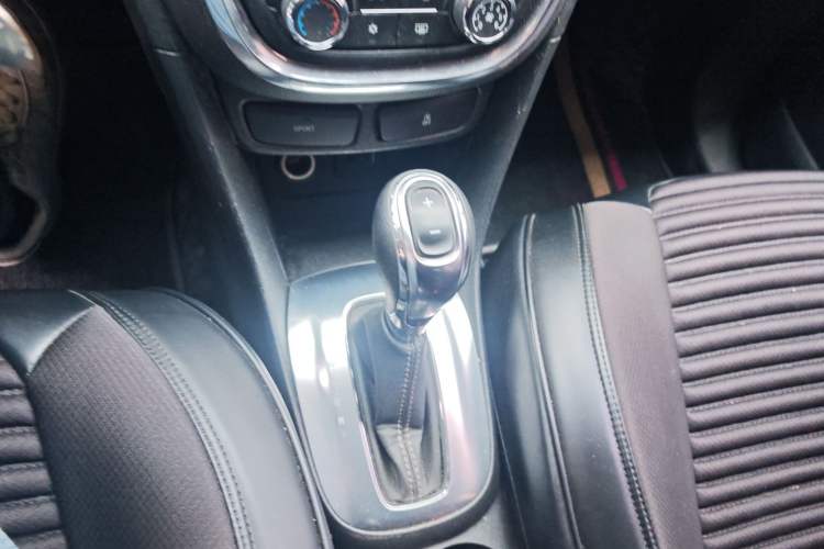 Used Buick Encore 2015 1.4T Automatic Two-Wheel Drive Urban Elite Version