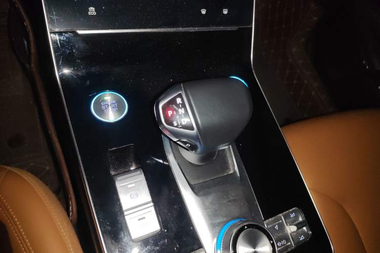 Used BAIC Beijing X7 2020 1.5TD DCT Leading Edition Gear Lever