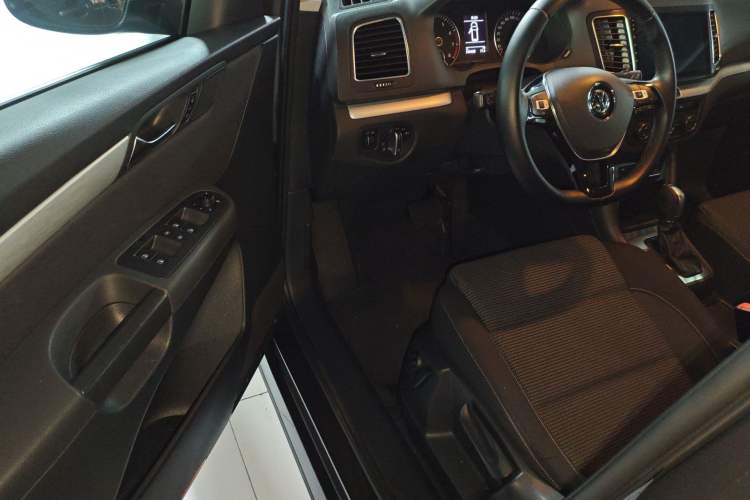 Used Volkswagen Sharan 2018 380TSI Comfort Edition 7-Seater Driver Seat