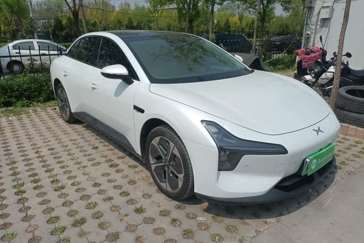 Used XPeng MONA M03 2024 620 with Ultra-Long Range Front Right 45 Deg