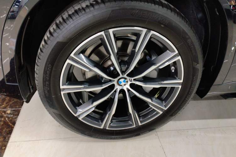 Used BMW X5 2022 Restyled xDrive 30Li Luxury Version M Sport Package
