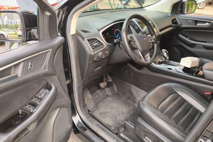 Used Ford Edge 2017 EcoBoost 245 Two-Drive Platinum Edition 5 Seats Driver Seat