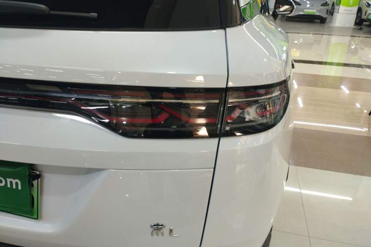 Used BYD Song L DM-i 2024 75km Leading Edition Right Rear Taillight