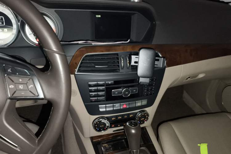 Used Mercedes-Benz C-Class 2011 C 200 CGI Elegant Model Audio And AC Panel