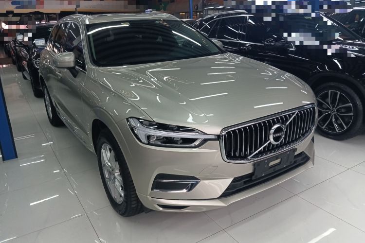 Used Volvo XC60 2021 T5 4x4 Smart Luxury Edition Front Right 45 Deg