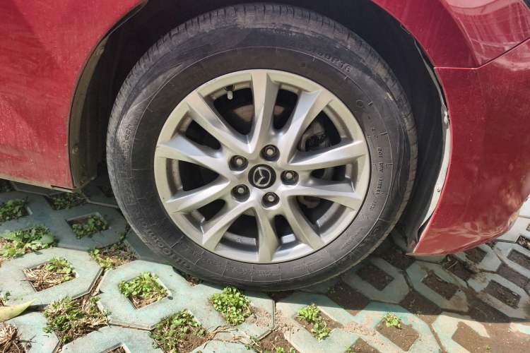 Used Mazda 3 Axela 2017 Sedan 1.5L Automatic Comfort Model Emission Standard China V
