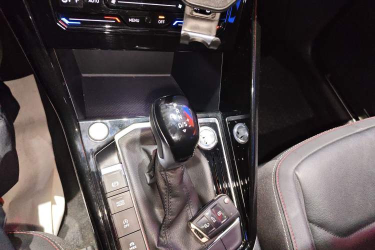 Used Volkswagen Tayron 2020 330TSI Two-Wheel Drive Luxury Smart Connectivity Version
