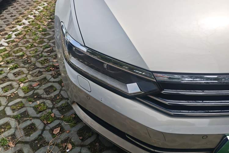 Used Volkswagen Magotan 2018 380TSI DSG Prestige Model Right Front Headlight