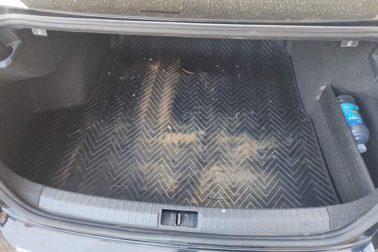 Used Volkswagen Magotan 2018 330TSI DSG Luxury Model Trunk