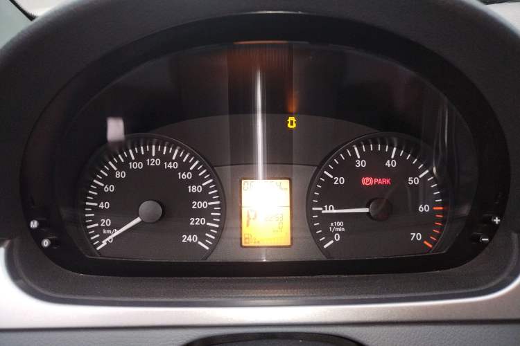 Used Mercedes-Benz Vito 2011 2.5L Elite Edition Instrument Cluster