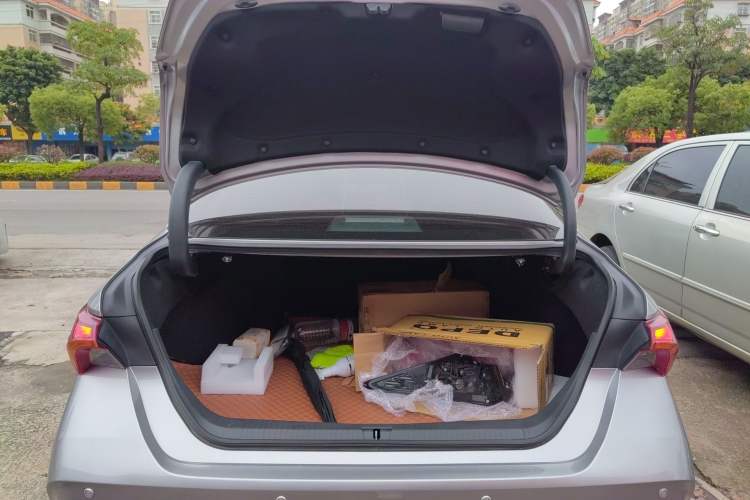 Used Toyota Avalon 2019 Dual-Engine 2.5L Luxury Edition China VI Standard
