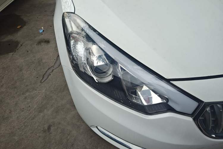 Used Kia K3 2015 1.6L Automatic GL Right Front Headlight