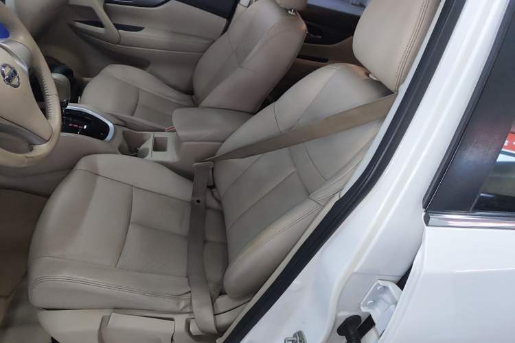 Used Nissan X-Trail 2014 2.0L CVT Comfort Edition 2WD Left Front Seat