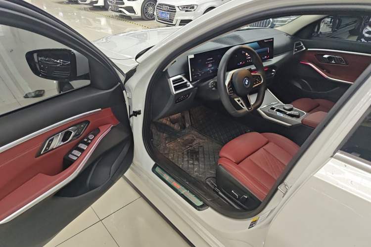 Used BMW i3 2025 eDrive 35 L Driver Seat