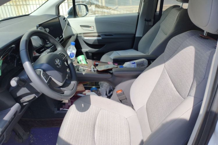 Used Toyota SIENNA 2026 Model 2.5L Dual-Engine Two-Wheel-Drive Comfort Edition Left Front Seat