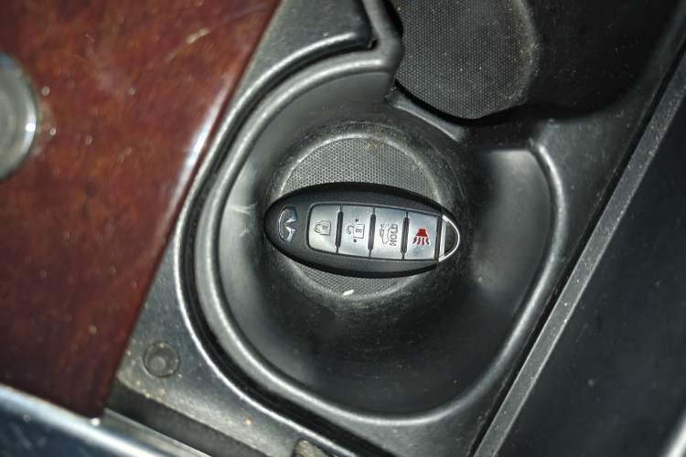 Used Infiniti M Series 2011 M25 Comfort Model