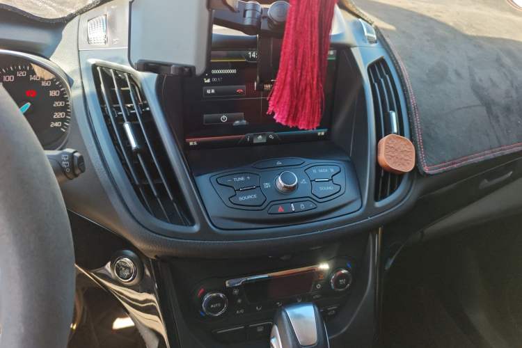 Used Ford Kuga 2015 2.0L GTDi Four-Wheel-Drive Sport Model