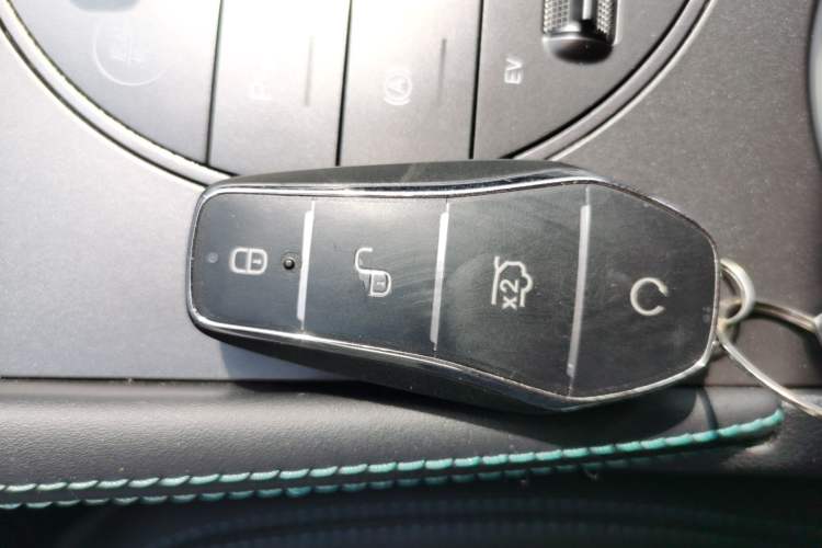 Used BYD Seal 06 New Energy 2025 DM-i Smart Drive 120KM Prestige Model Vehicle Key