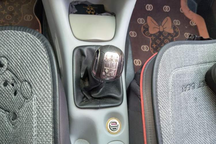 Used Peugeot 207 2011 Hatchback 1.4L Manual Yule Edition Gear Lever