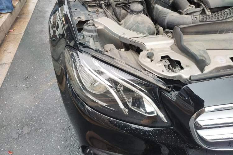 Used Mercedes-Benz E-Class 2016 E 200 L Sport Edition Right Front Headlight