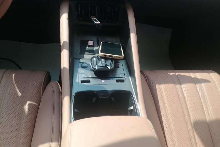 Used BYD Song L EV 2024 662 km Excellence Version Gear Lever