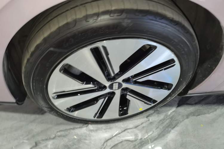 Used Geely Galaxy E8 2024 665 km Range Rear-Drive Starship Intelligent Driving Version
