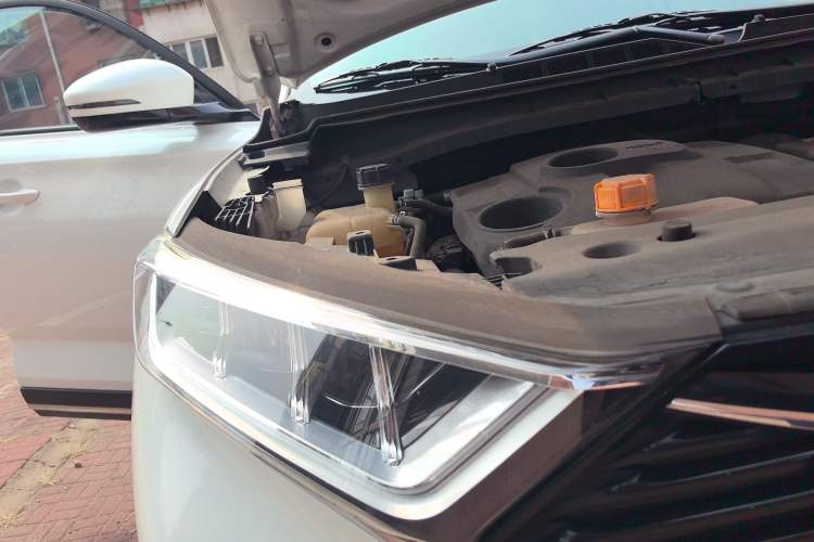 Used CHANGAN OSHAN X7 2020 1.5T Automatic Luxury Version Right Front Headlight