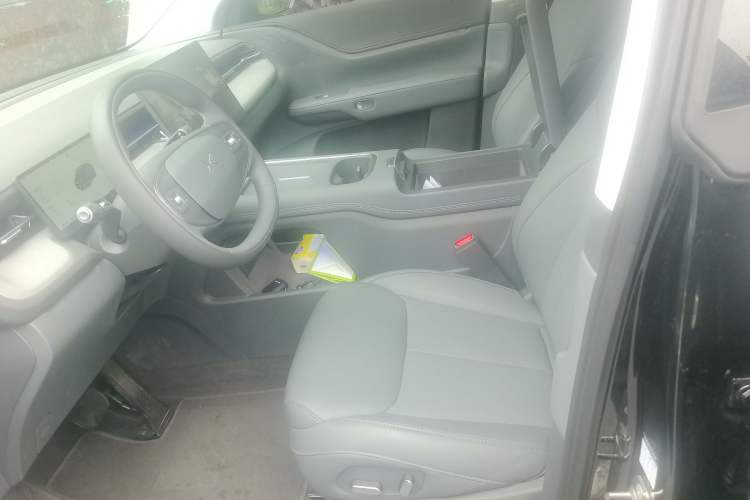 Used XPeng G6 2025 625 Long-Range Max Tech Edition Left Front Seat