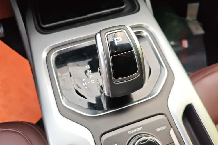 Used Geely Auto Haoyue 2022 1.8TD Automatic Prestige 7-Seater
