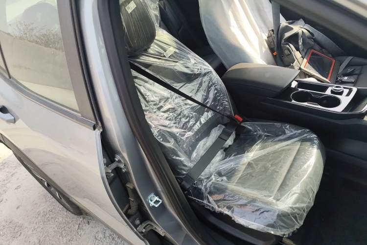 Used Chevrolet Equinox Plus 2024 102km RS Flagship Edition Right Front Seat