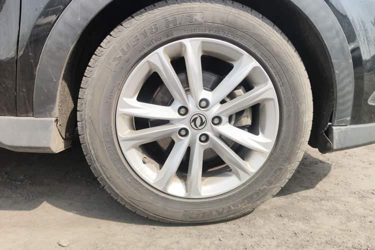 Used Dongfeng Fengon 580 2016 1.5T CVT Luxury Model Right Front Wheel Hub