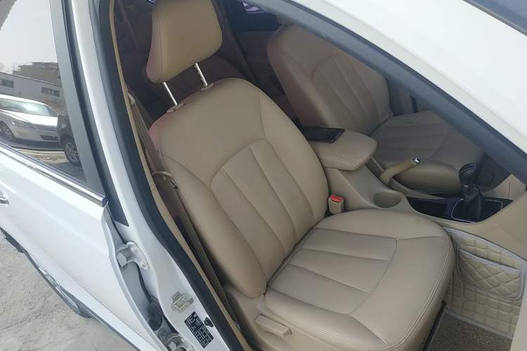 Used Baojun 730 2016 1.5L Manual Comfort Version 7 Seats China V Emission Standard Right Front Seat