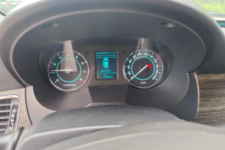 Used JAC Group Refine M5 2013 2.0T Gasoline Automatic Business Edition Instrument Cluster