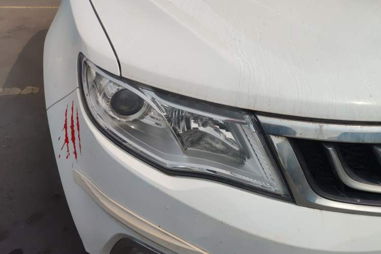 Used Geely Auto Emgrand X7 Sport 2016 1.8TD Automatic ZhiShang Model Right Front Headlight