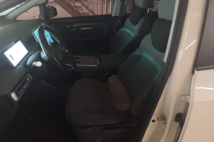 Used AION Y 2023 Younger Left Front Seat