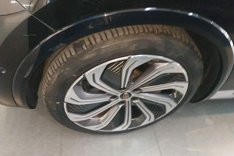 Used Hongqi E-HS9 2022 660 km Range Flagship Edition Four Seats