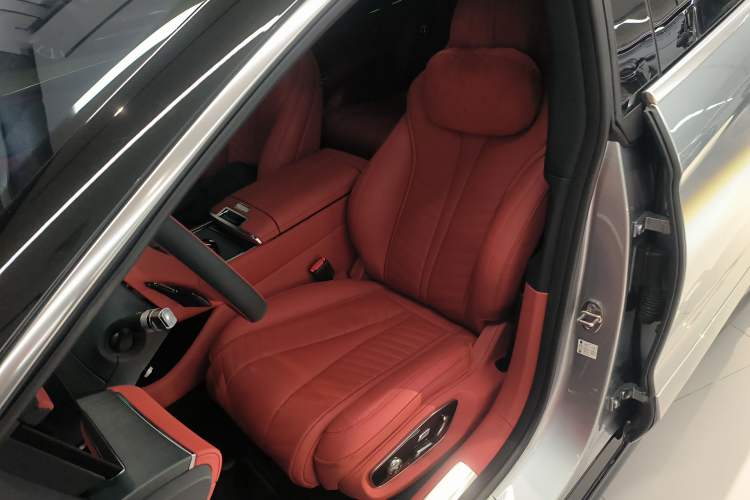 Used Yangwang U7 2025 EV Five-Seat Luxury Edition