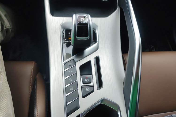 Used Geely Auto Coolray 2019 260T DCT Explorer China VI Standard