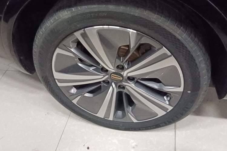 Used Hongqi E-HS9 2021 510 km Range Flagway Edition Six Seats Right Rear Wheel Hub