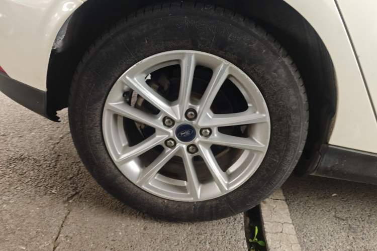 Used Ford Focus 2018 Hatchback Classic 1.6L Automatic Trendy SmartDrive Edition