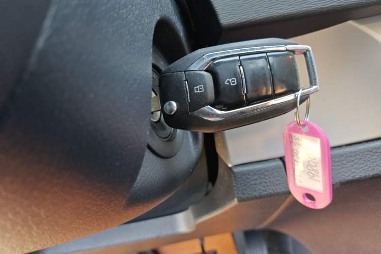 Used SAIC MAXUS G20 2023 Facelifted ES 2.0T Gasoline Automatic Value Edition