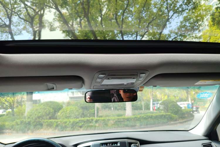 Used Toyota Crown 2015 2.0T Fashion Edition Headliner