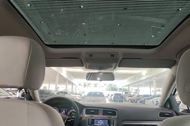 Used Volkswagen Golf 2014 1.4TSI Automatic Comfort Model Headliner