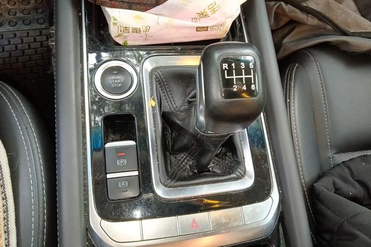 Used JETOUR X90 2019 1.5T Manual Smart Enjoyment Version 6 Seats China VI Standard Gear Lever