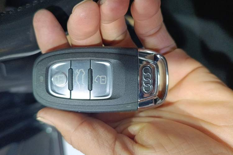 Used Audi Q5 2013 40 TFSI Technology Edition Interior 1