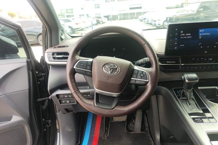 Used Toyota Granvia 2023 2.5L Hybrid Flagship VIP Edition